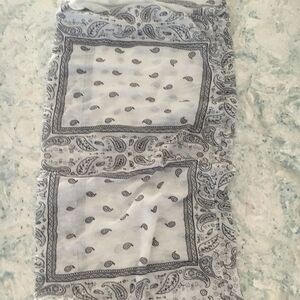 Time and Tru Face and Neck Covering